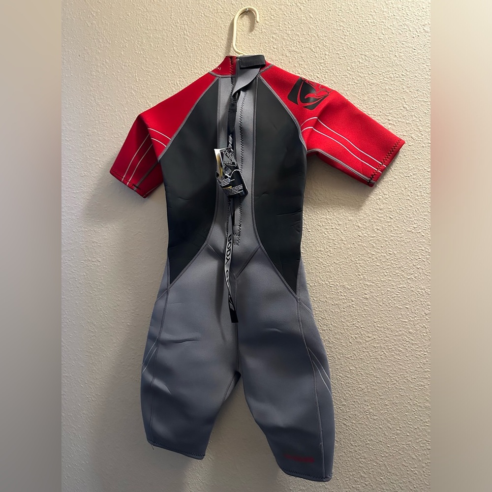 NWT Bodyglove wet suit